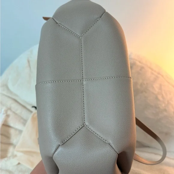 Polene Cyme Tote Textured Taupe - Picture 3 of 9